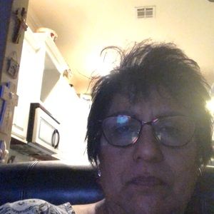 Meet your Posher, Gloria